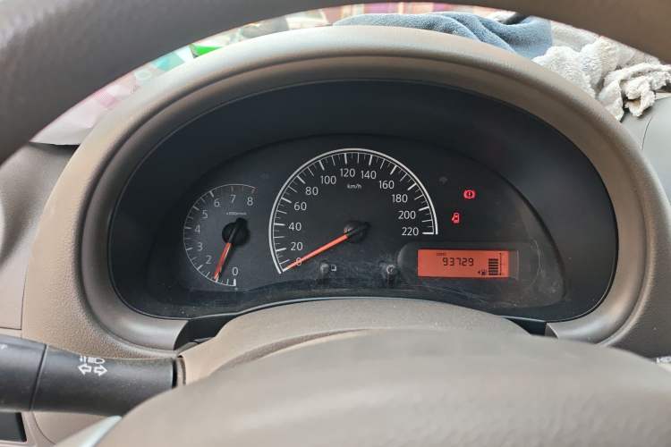 Used Nissan Sunny 2014 1.5XE Manual Comfort Edition Instrument Cluster