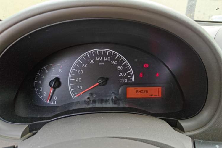 Used Nissan Sunny 2014 1.5XE Manual Comfort Edition Instrument Cluster