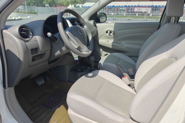 Used Nissan Sunny 2014 1.5XE CVT Comfort Edition Interior 1