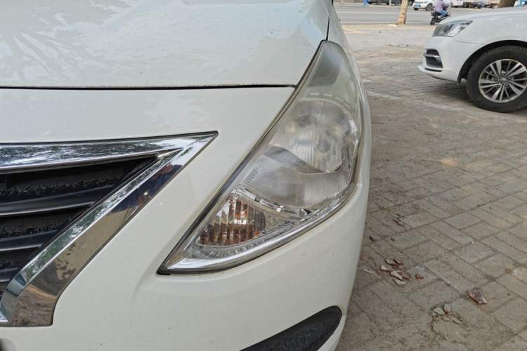 Used Nissan Sunny 2014 1.5XE Manual Comfort Edition Left Front Headlight
