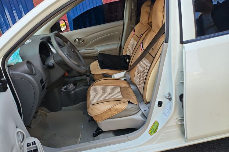 Used Nissan Sunny 2014 1.5XE Manual Comfort Edition Left Front Seat