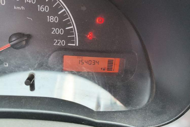 Used Nissan Sunny 2014 1.5XE Manual Comfort Edition Odometer Close Up