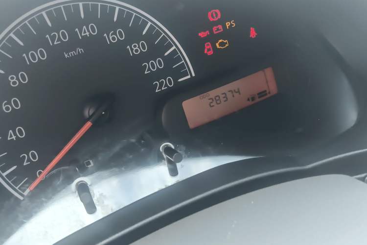 Used Nissan Sunny 2014 1.5XE Manual Comfort Edition Odometer Close Up