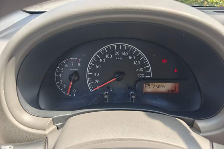 Used Nissan Sunny 2014 1.5XE CVT Comfort Edition Odometer Close Up