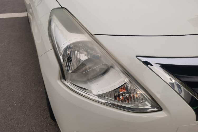 Used Nissan Sunny 2014 1.5XE CVT Elite Edition Right Front Headlight
