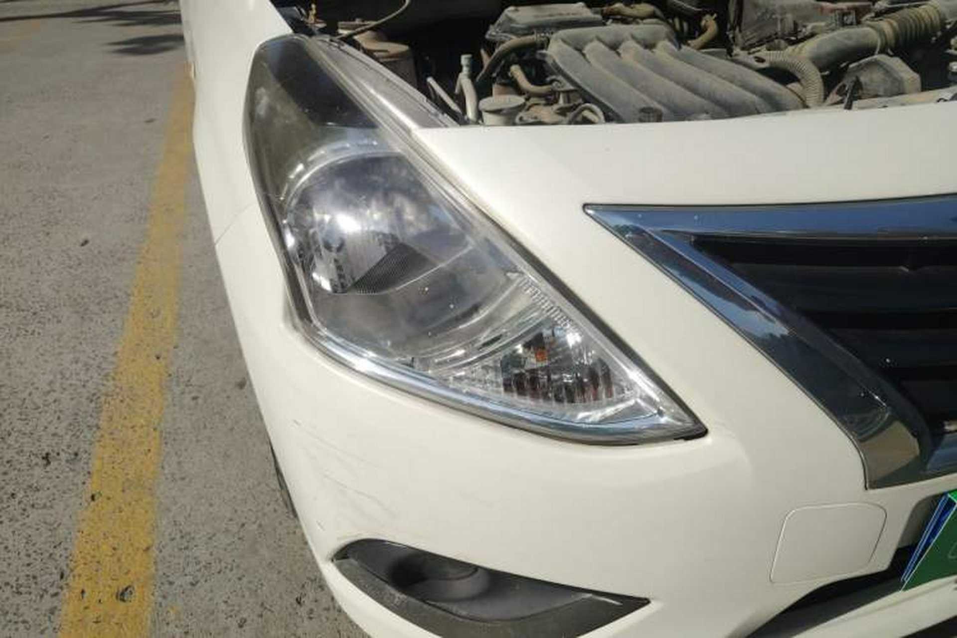 Used Nissan Sunny 2014 1.5XE Manual Comfort Edition Right Front Headlight