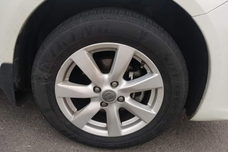 Used Nissan Sunny 2014 1.5XE CVT Elite Edition Right Front Wheel Hub
