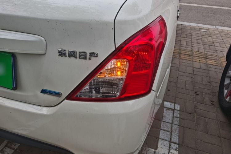 Used Nissan Sunny 2014 1.5XE Manual Comfort Edition Right Rear Taillight