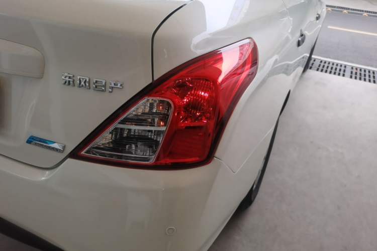 Used Nissan Sunny 2014 1.5XE CVT Comfort Edition Right Rear Taillight