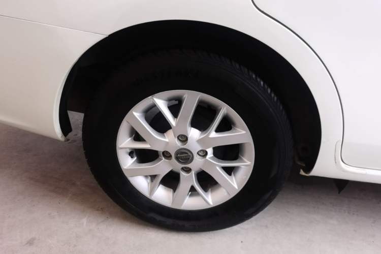 Used Nissan Sunny 2014 1.5XE CVT Comfort Edition Right Rear Wheel Hub