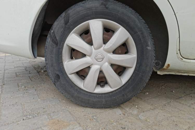 Used Nissan Sunny 2014 1.5XE Manual Comfort Edition Right Rear Wheel Hub