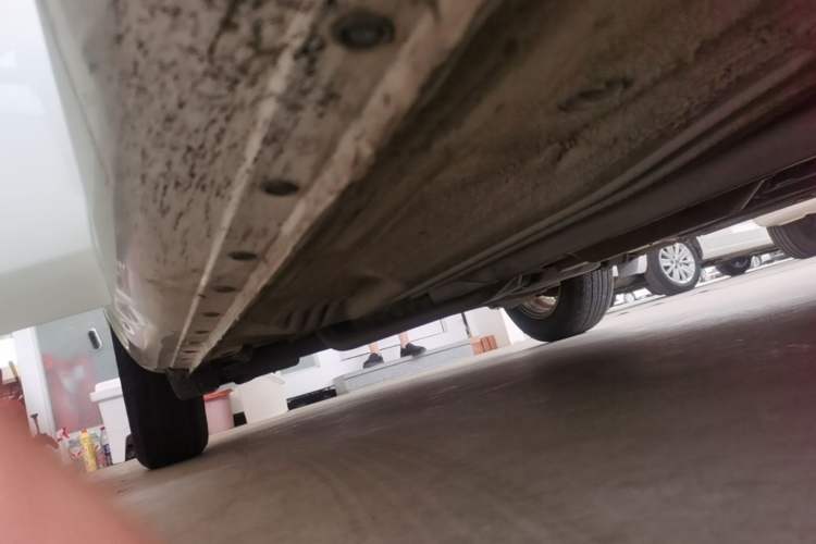 Used Nissan Sunny 2014 1.5XE CVT Comfort Edition Right Side Sill