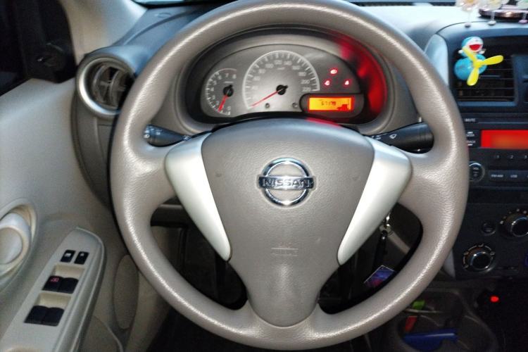 Used Nissan Sunny 2014 1.5XE Manual Comfort Edition Steering Wheel