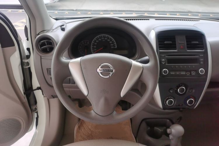 Used Nissan Sunny 2014 1.5XE CVT Comfort Edition Steering Wheel