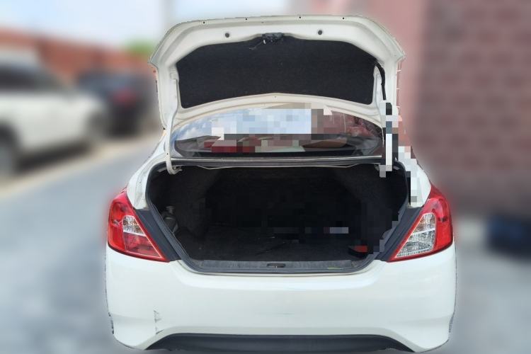 Used Nissan Sunny 2014 1.5XE Manual Comfort Edition Trunk