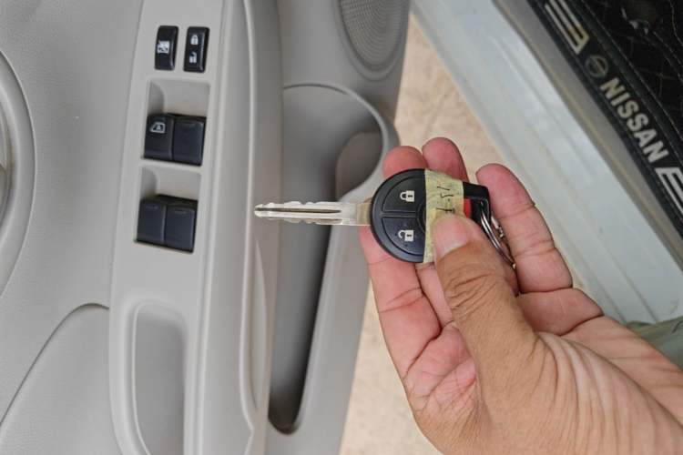 Used Nissan Sunny 2014 1.5XE Manual Comfort Edition Vehicle Key