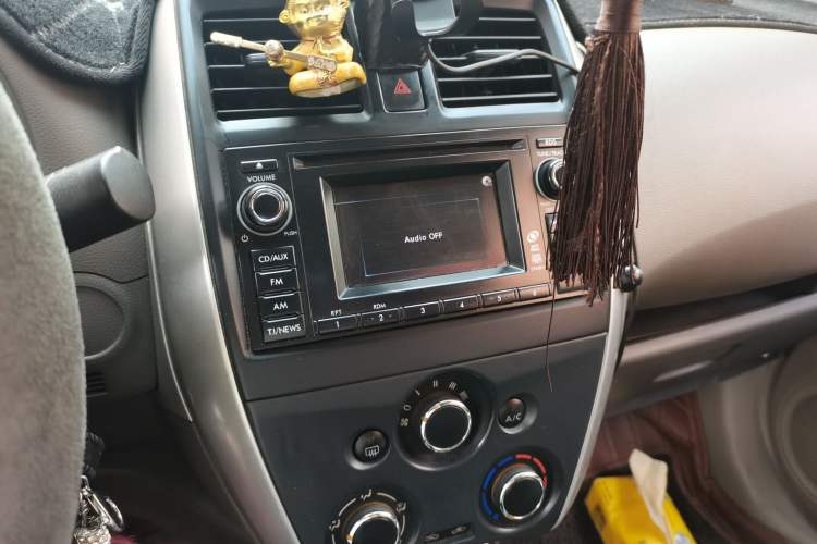 Used Nissan Sunny 2014 1.5XE Manual Elite Edition Audio And AC Panel