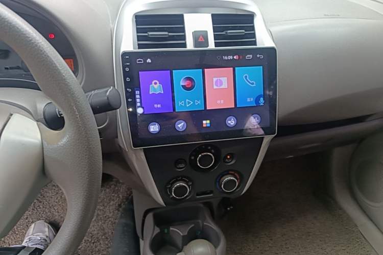 Used Nissan Sunny 2014 1.5XE CVT Comfort Edition Audio And AC Panel