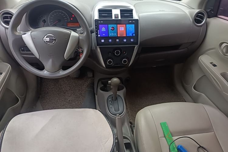 Used Nissan Sunny 2014 1.5XE CVT Comfort Edition Center Console
