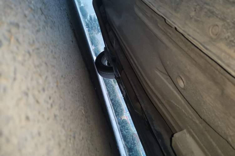 Used Nissan Sunny 2014 1.5XE Manual Comfort Edition Chassis Front Right