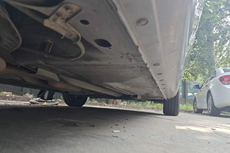Used Nissan Sunny 2014 1.5XE Manual Comfort Edition Chassis Rear Right