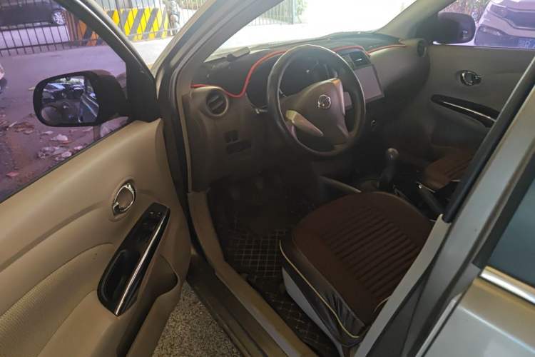 Used Nissan Sunny 2014 1.5XE Manual Comfort Edition Driver Seat