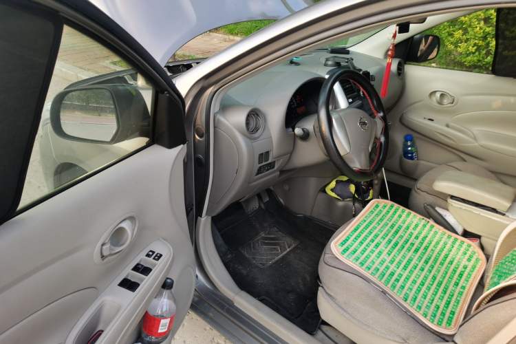 Used Nissan Sunny 2014 1.5XE CVT Elite Edition Driver Seat