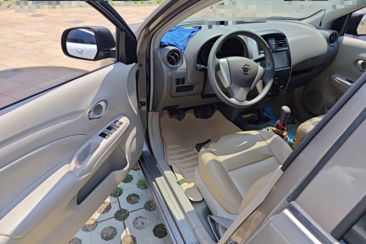 Used Nissan Sunny 2014 1.5XE Manual Comfort Edition Driver Seat