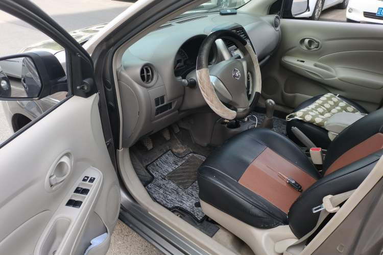 Used Nissan Sunny 2014 1.5XE Manual Comfort Edition Driver Seat