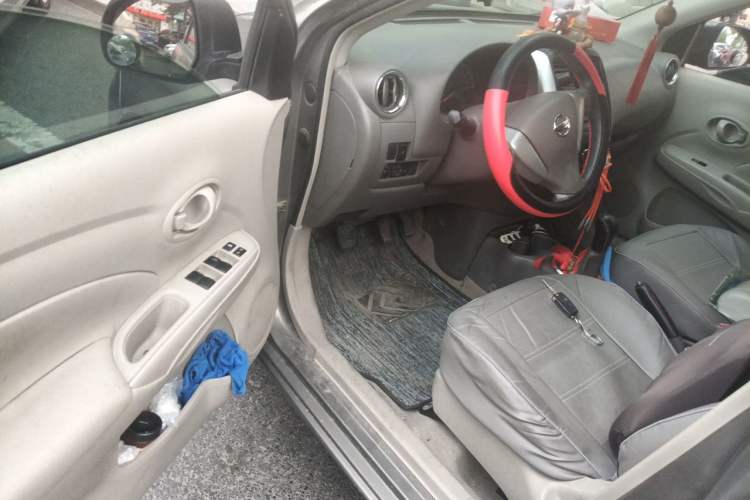 Used Nissan Sunny 2014 1.5XE Manual Elite Edition Driver Seat