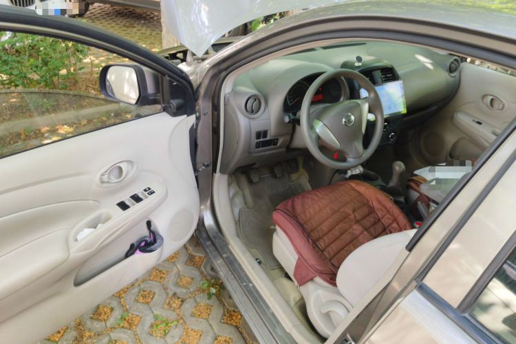 Used Nissan Sunny 2014 1.5XE Manual Comfort Edition Driver Seat