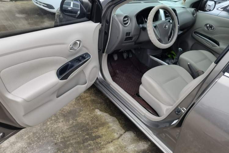 Used Nissan Sunny 2014 1.5XL Manual Deluxe Edition Driver Seat