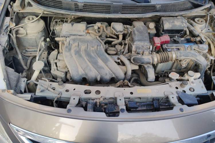 Used Nissan Sunny 2014 1.5XE Manual Comfort Edition Engine Bay
