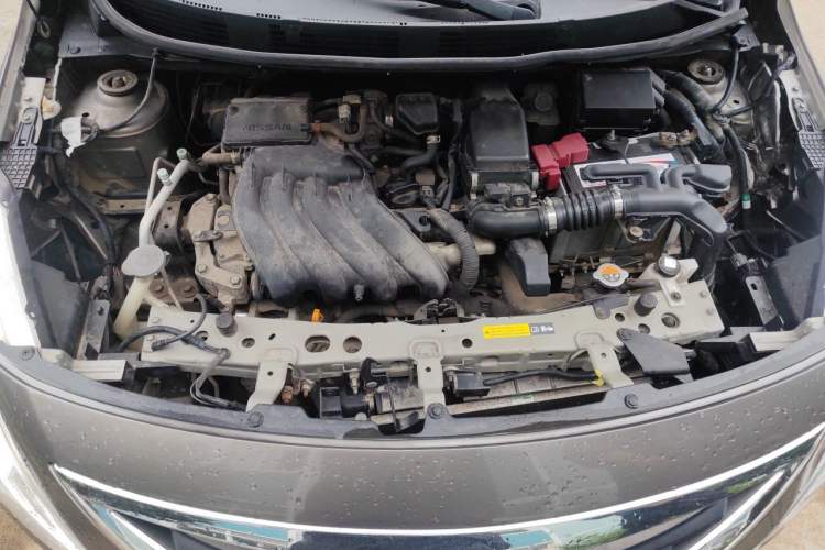 Used Nissan Sunny 2014 1.5XE Manual Comfort Edition Engine Bay