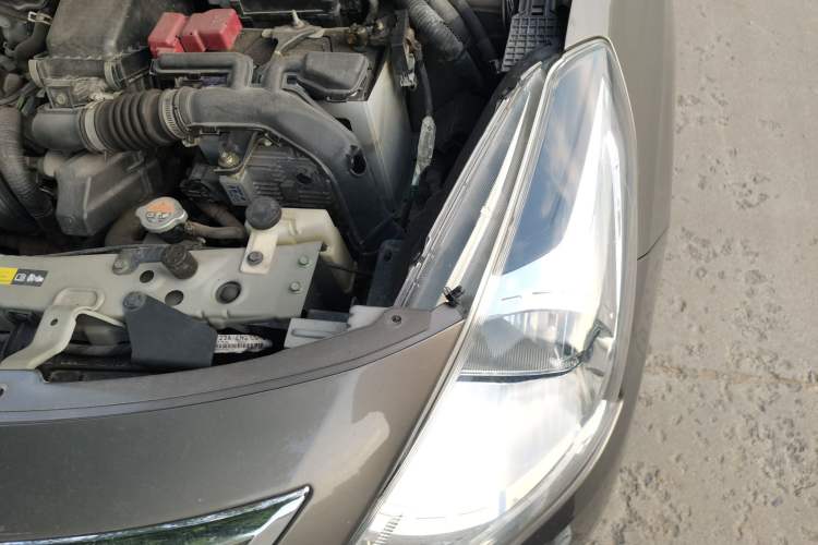 Used Nissan Sunny 2014 1.5XE CVT Elite Edition Engine Bay Left