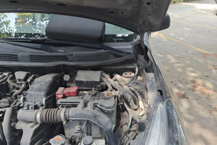 Used Nissan Sunny 2014 1.5XE Manual Comfort Edition Engine Bay Left