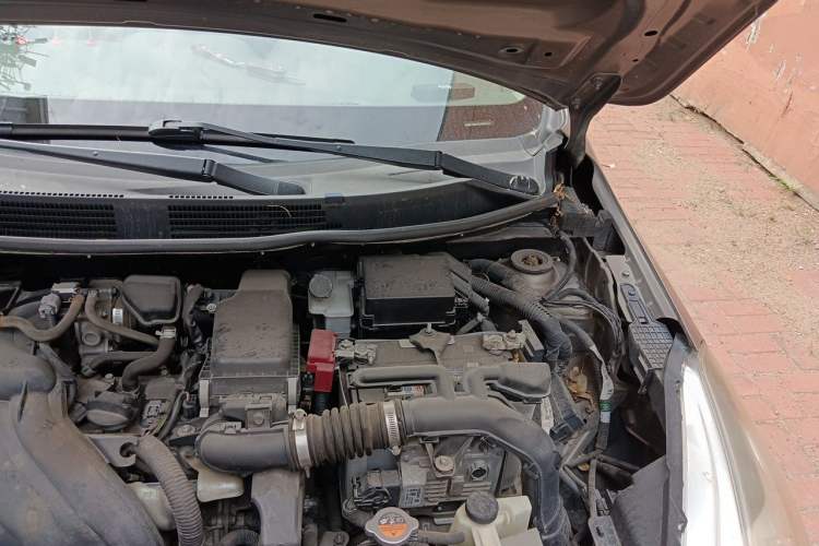 Used Nissan Sunny 2014 1.5XE CVT Comfort Edition Engine Bay Left
