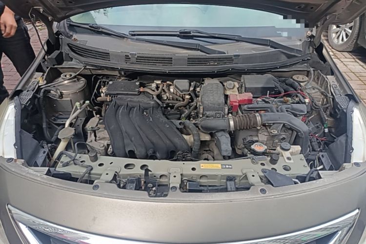 Used Nissan Sunny 2014 1.5XE CVT Comfort Edition Engine Bay