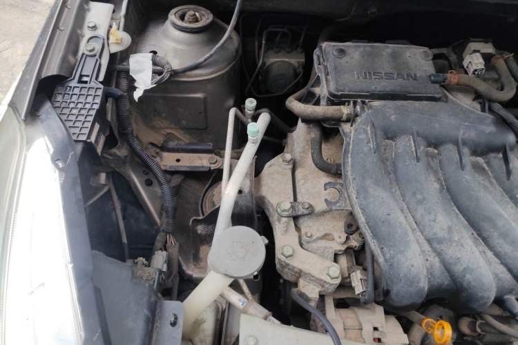 Used Nissan Sunny 2014 1.5XE Manual Comfort Edition Engine Bay Right