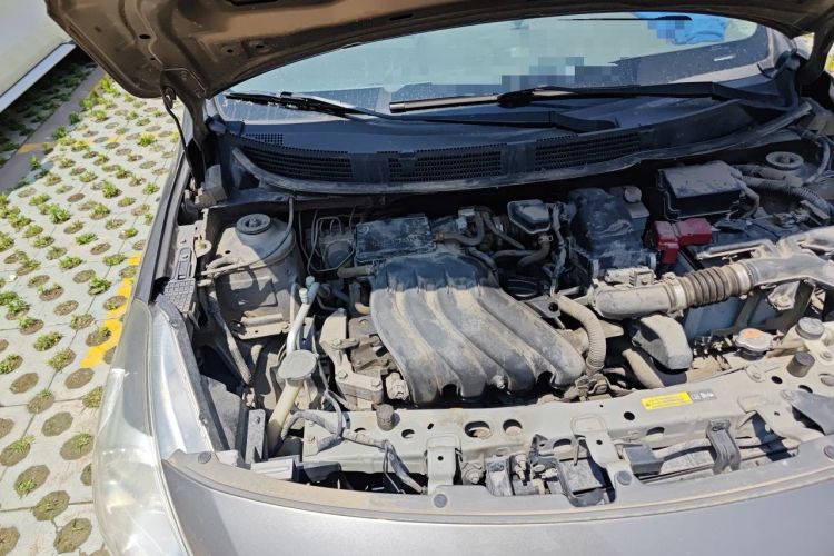 Used Nissan Sunny 2014 1.5XE Manual Comfort Edition Engine Bay Right