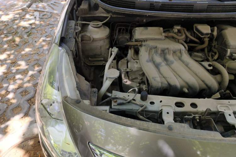 Used Nissan Sunny 2014 1.5XE Manual Comfort Edition Engine Bay Right