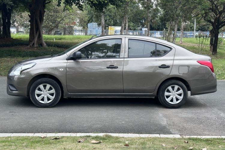 Used Nissan Sunny 2014 1.5XE Manual Comfort Edition Exterior 5