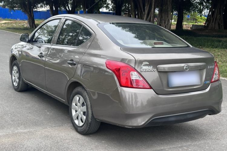 Used Nissan Sunny 2014 1.5XE Manual Comfort Edition Exterior 6