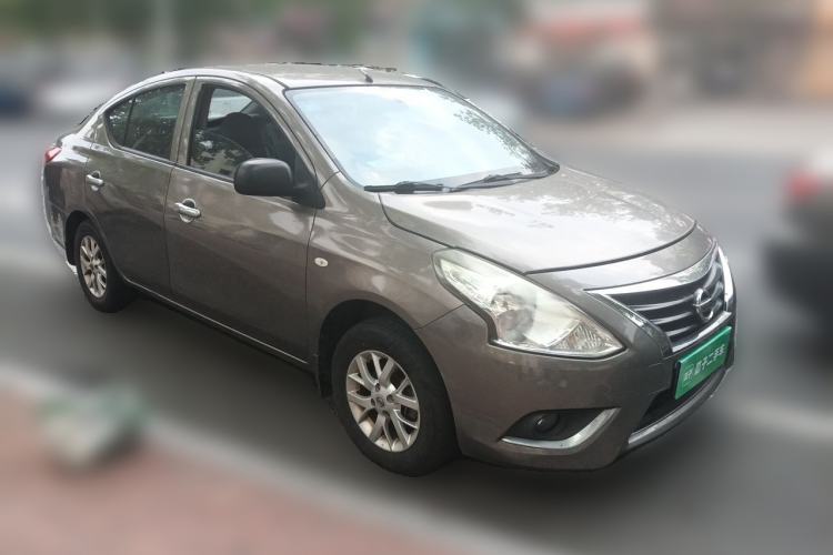 Used Nissan Sunny 2014 1.5XE Manual Elite Edition Front Right 45 Deg