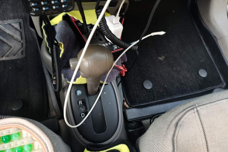 Used Nissan Sunny 2014 1.5XE CVT Elite Edition Gear Lever