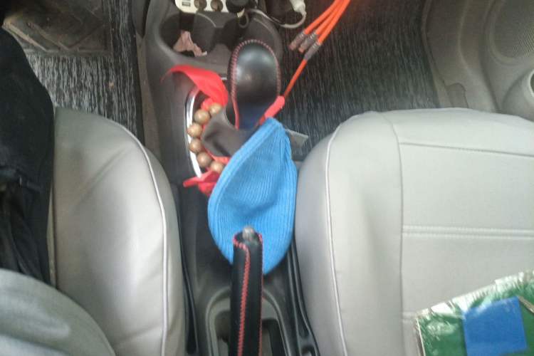 Used Nissan Sunny 2014 1.5XE Manual Elite Edition Gear Lever