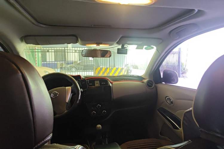 Used Nissan Sunny 2014 1.5XE Manual Comfort Edition Headliner