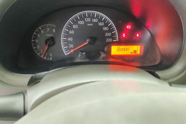 Used Nissan Sunny 2014 1.5XE Manual Comfort Edition Instrument Cluster