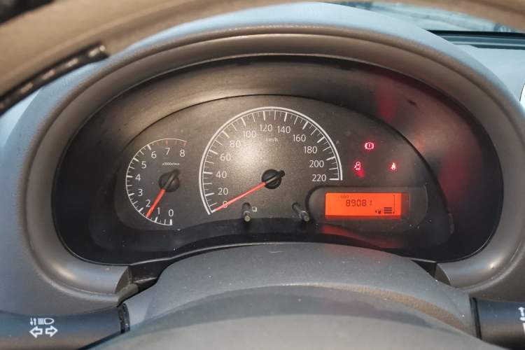 Used Nissan Sunny 2014 1.5XE Manual Comfort Edition Instrument Cluster