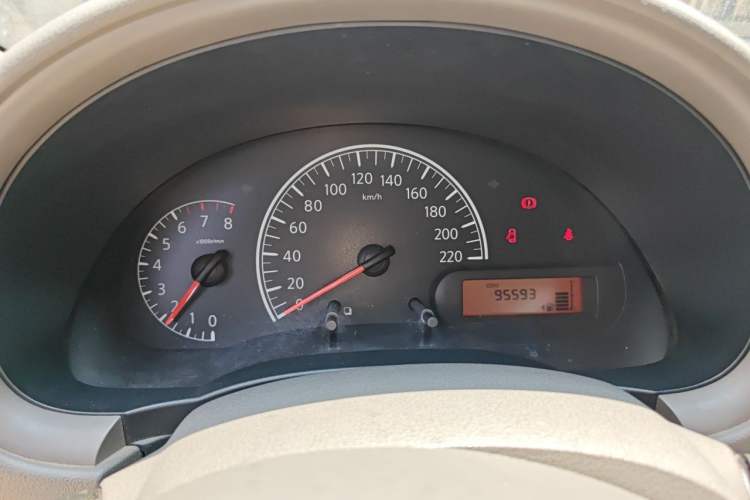 Used Nissan Sunny 2014 1.5XE Manual Comfort Edition Instrument Cluster